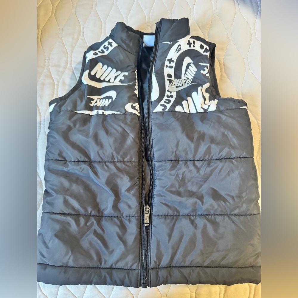 Boys Nike Black Puffer Vest